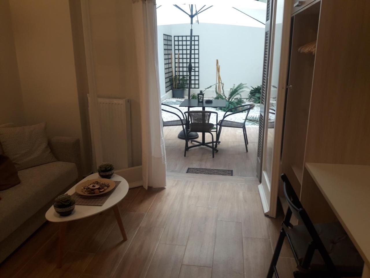 Studio Posh With Garden In Kolonaki Apartment Athens Ngoại thất bức ảnh